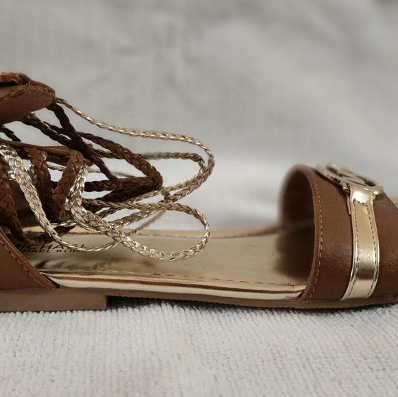 Michael Kors Golden slippers - Picture 2 of 2